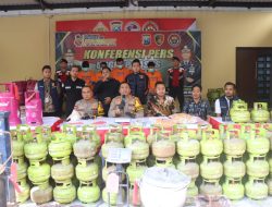 Polresta Sidoarjo Bongkar Dua Gudang Pengoplosan LPG