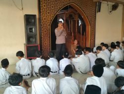 Kanit Binmas Polsek Krian Jadi Narasumber Pondok Ramadan di SMPN 2