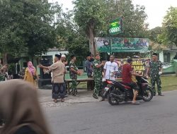 Ramadhan Penuh Berkah, Koramil 0829-03/Kamal Dan Persit KCK Berbagi Takjil Buka Puasa