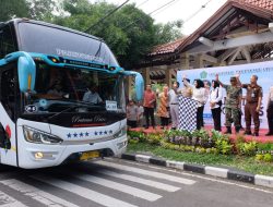 Wabup Mimik Idayana Berangkatkan 28 Bus Mudik Gratis