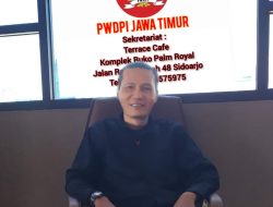 Di Balik Bayang Tembok: Sebuah Drama Kekuasaan dan Pena