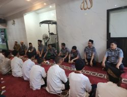 Wujud Kebersamaan, Kalapas Sidoarjo Gelar Buka Bersama dengan WBP