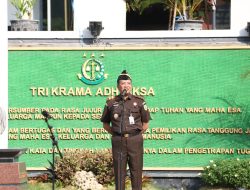 Kajati Jatim Dr. Kuntadi Pimpin Apel Pagi Perdana di Kantor Kejati Jatim