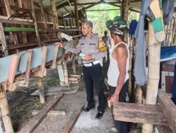 Bhabinkamtibmas Ngobrol Ketahanan Pangan Bareng Peternak Kambing Sidokerto