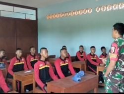 Babinsa Koramil 0829-07/Labang Berikan Pembekalan Wawasan Kebangsaan di SMK Pelayaran Indobaruna