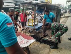 Babinsa Koramil 0829-17/Tanjung Bumi Bersama Muspika Gelar Jum’at Bersih