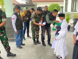 Dandim 0829/Bangkalan Dampingi Kajasdam V/Brawijaya Bagikan Santunan Anak Yatim di Makodim