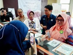 Mendukung Ketahanan Ekonomi, Sekda Kab. Sidoarjo Salurkan BSU 