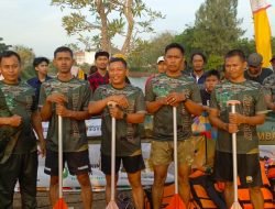 Koramil 0817/11 Duduksampeyan Meriahkan Lomba Dayung di Desa Gredek