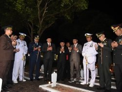 Bupati Sidoarjo Hadiri Apel Kehormatan dan Renungan Suci di TMP Kusuma Bangsa 