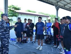 Dankodiklatal Tinjau Siswa Dijtaifib Disuguhkan Aksi Penerjunan