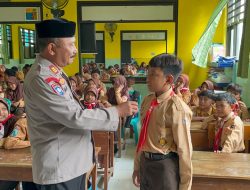 Menciptakan Generasi Berkarakter, Polsek Taman Edukasi SDN 2 Sepanjang