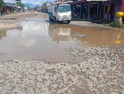 Memprihatinkan, Jalan Provinsi Terminal Truk Guyangan Hancur Berdampak Pada Perekonomian Masyarakat