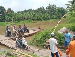 Cuaca ekstrem, Kapolsek Balongbendo Cek Keamanan Penyeberangan Tambangan Perahu