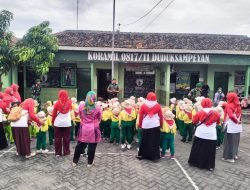 Kunjungan Edukatif UPT TK Aisyiyah Bustanul Athfal ke Koramil Duduksampeyan