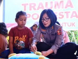 Tim Trauma Healing Ops Aman Nusa II Tinjau Posko Pengungsian di Kota Padang