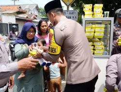 Jumat Berkah Polsek Taman Bagikan Makanan Gratis