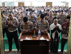 Polda Jatim Gelar Shalat Ghaib untuk Korban Bencana di Aceh Sumatera