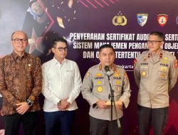 Polri Serahkan Sertifikat Audit Sistem Pengamanan Objek Vital Nasional Tahun 2025