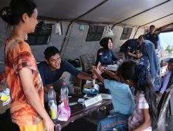 Antisipasi ISPA Pascabanjir, Posko Kesehatan Polri Aktif Layani Masyarakat Aceh Tamiang