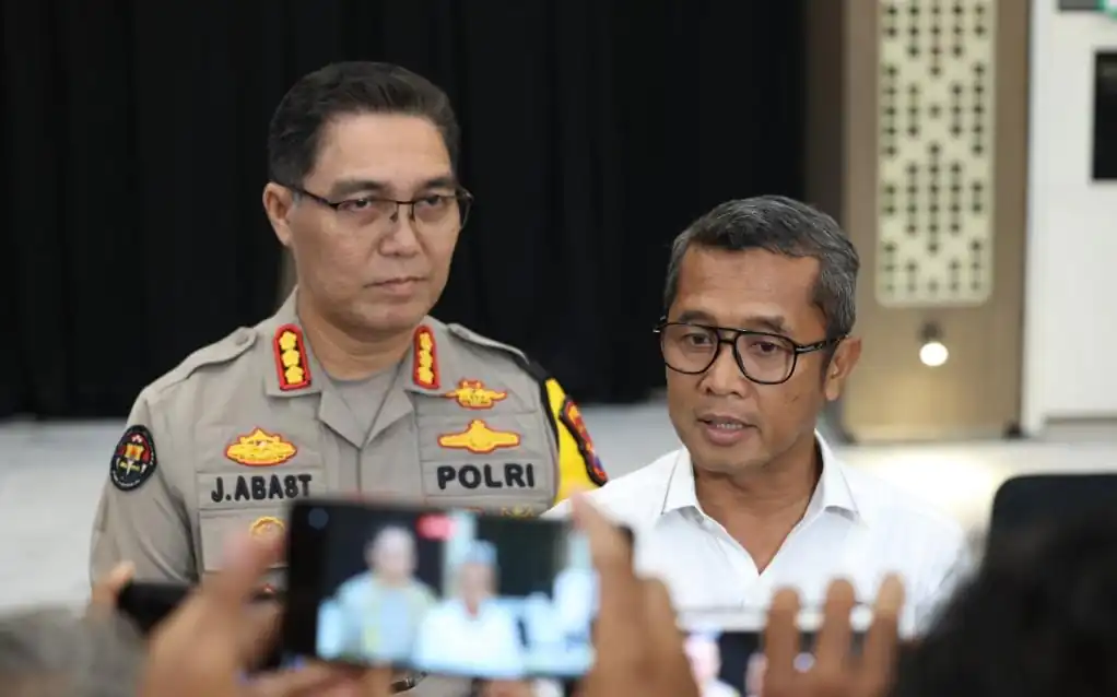 Foto: Kabid Humas Polda Jatim, Kombes Pol Jules Abraham Abast