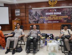 Panitia Natal TNI dan Polri Gelar Bakti Sosial Donor Darah di PMI Surabaya