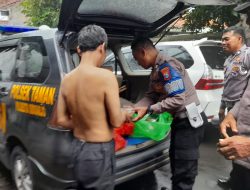 Kapolsek Taman Pimpin Patroli Kamtibmas Sambil Bagikan Makanan dan Minuman ke Warga