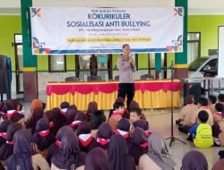 Upaya Ciptakan Lingkungan Sekolah Aman dan Ramah Anak, Kanit Binmas Polsek Buduran Edukasi Pelajar SD Negeri Dukuh Tengah 