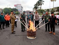 Polres Jember Musnahkan Ribuan Botol Miras Hasil Operasi Pekat di Bulan Ramadhan