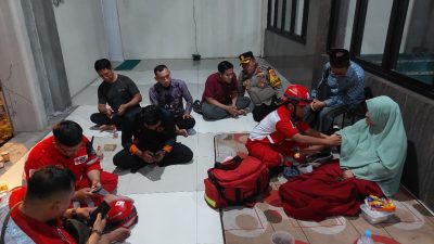 Diterjang Angin Kencang, Kapolsek Gedangan Datangi Rumah Warga Terdampak