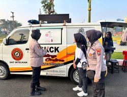 Aksi Humanis Polwan Polresta Sidoarjo Amankan Car Free Day