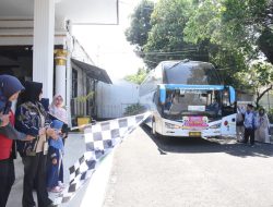 Rombongan Pertama Calon Jamaah Haji Sidoarjo Diberangkatkan