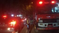 Respon Cepat Hotline 110, Polsek Waru Evakuasi Pohon Tumbang