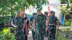 Pangdam Brawijaya Bersama Danrem BJ Tinjau Jembatan Perintis Garuda
