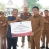 Bank Jatim Serahkan Kursi Taman CSR untuk Alun-Alun Sidoarjo