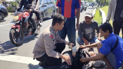 Polsek Buduran Cepat Sigap Bantu Korban Kecelakaan di Jalan Raya Buduran 