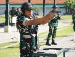 Danrem 084 Bhaskara Jaya Pimpin Latihan Menembak Pistol