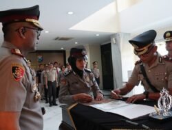 Kapolresta Sidoarjo Pimpin Sertijab Kapolsek Taman, Tekankan Integritas
