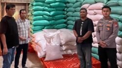 Polres Tanjungperak Bantu Petani Serahkan Jagung ke Bulog