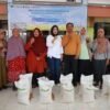 Wabup Mimik Salurkan Bantuan Pangan 594 KPM di Kecamatan Candi