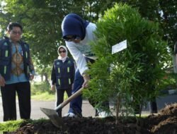 Wabup Mimik Idayana Ajak ASN Tanam 1.300 Pohon Pucuk Merah, Target Sidoarjo Lebih Asri dan Sejuk