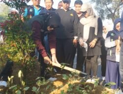 Penanaman 644 Pohon Pucuk Merah, Wabup Sidoarjo Tekankan Kesadaran Masyarakat 