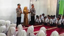 Cegah Bullying dan Modus Penipuan Asmara, Kapolsek Balongbendo Bekali Siswa SMP Waspada Dunia Digital