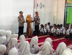 Cegah Bullying dan Modus Penipuan Asmara, Kapolsek Balongbendo Bekali Siswa SMP Waspada Dunia Digital