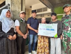 Bupati Subandi Serahkan Santunan Rp136 Juta bagi Keluarga Pedagang Korban Kecelakaan Kerja