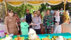 Dampingi Petani Panen Jagung Kuartal III, Polsek Balongbendo Perkuat Ketahanan Pangan Nasional