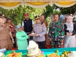 Dampingi Petani Panen Jagung Kuartal III, Polsek Balongbendo Perkuat Ketahanan Pangan Nasional