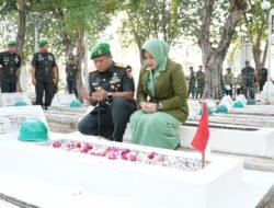 Awali Peringatan HUT ke-60, Danrem Bhaskara Jaya Ziarah ke TMP Sepuluh November 