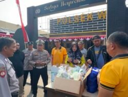 Jumat Berkah Polsek Waru: Tebar Kebaikan, Bagikan 150 Paket Makanan kepada Pengguna Jalan