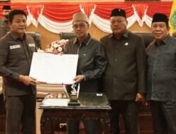 Rapat Paripurna DPRD: APBD 2025 Catat Surplus Rp61,7 Miliar, Pemkab Sidoarjo Raih WTP ke-13 Berturut-turut